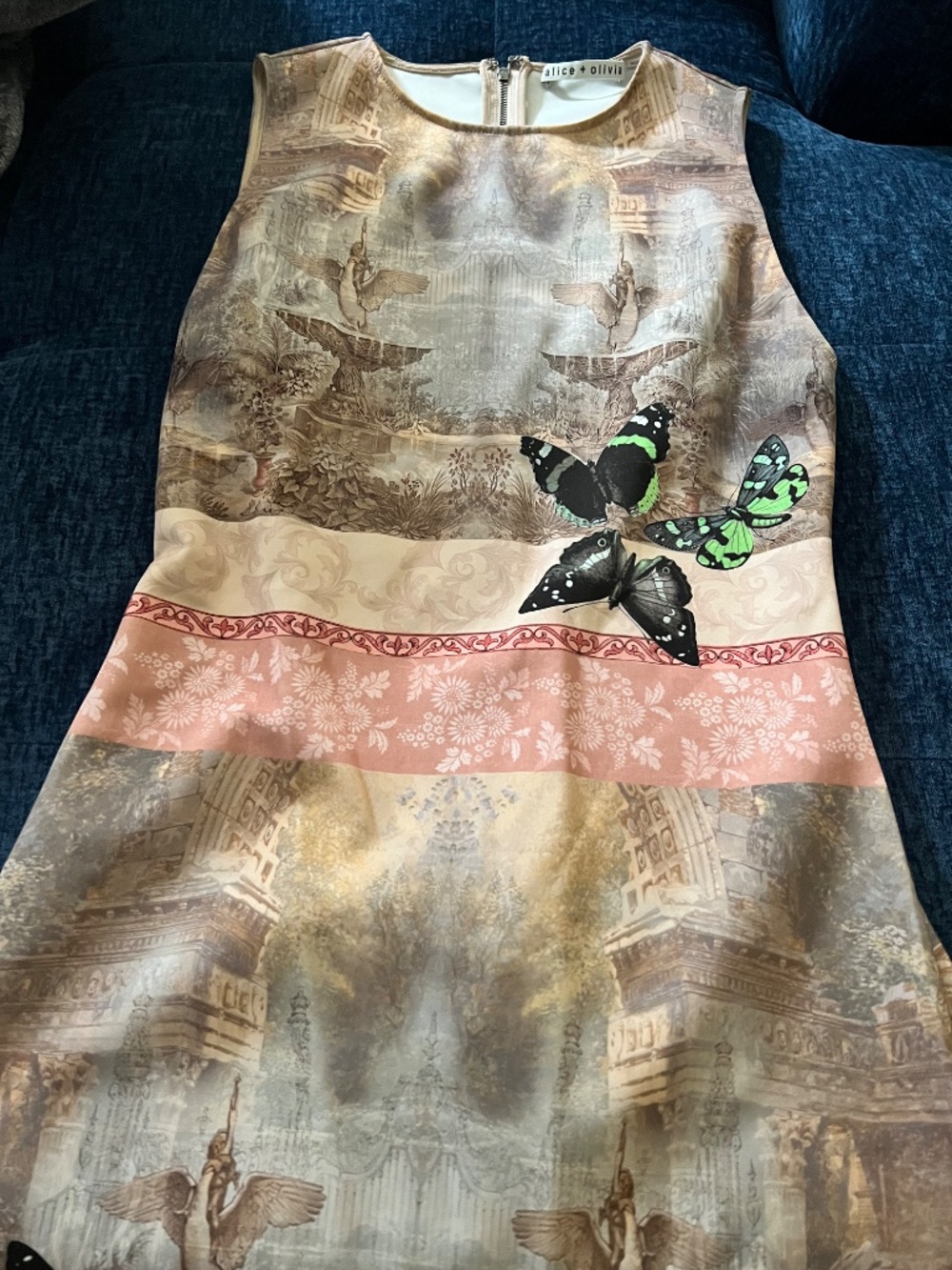 Alice + Olivia Wynell Dress - Picture 3 of 5